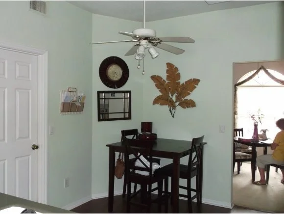 Photo of 1025 Pelican