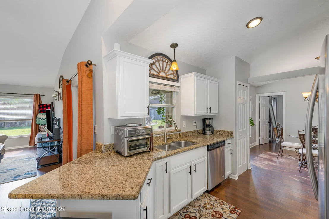 Photo of 4921 Buttonwood Drive