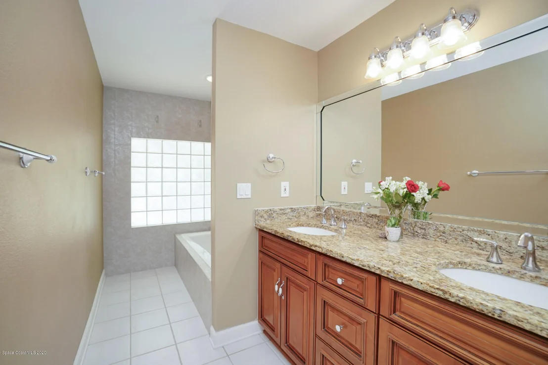 Photo of 2125 Linrose Lane