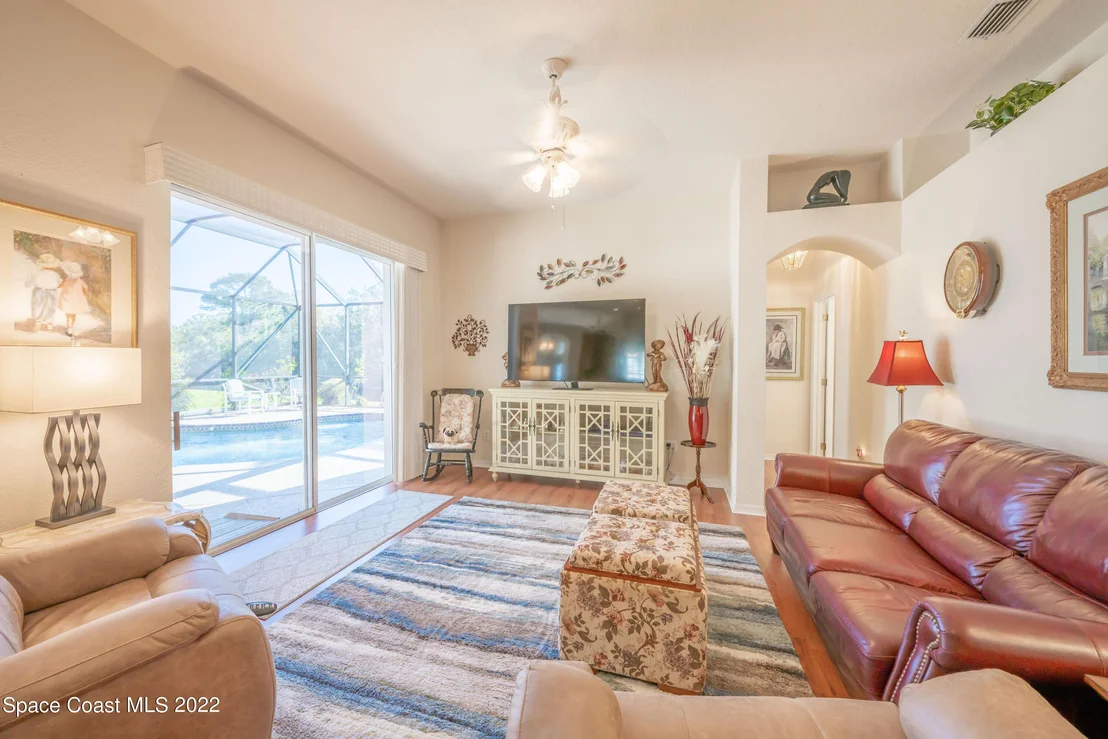 Photo of 697 Carriage Hill Road