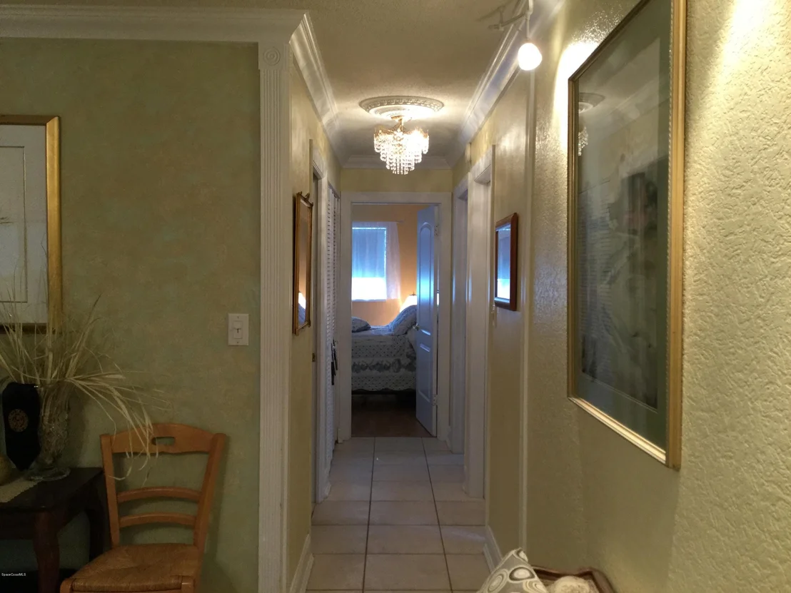 Photo of 610 N Robert Way