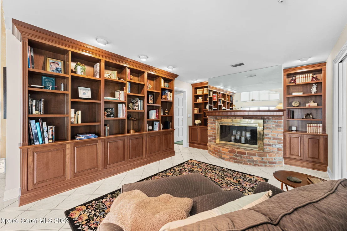 Photo of 751 Malibu Lane