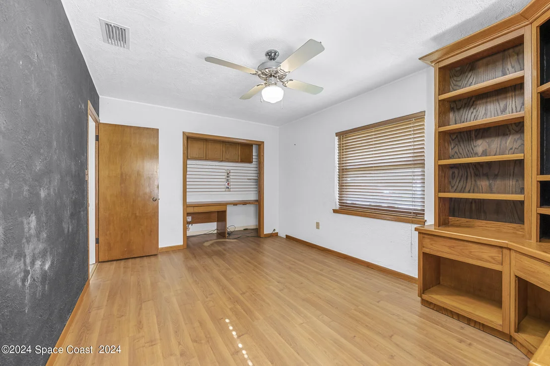 Photo of 319 Howard Lane