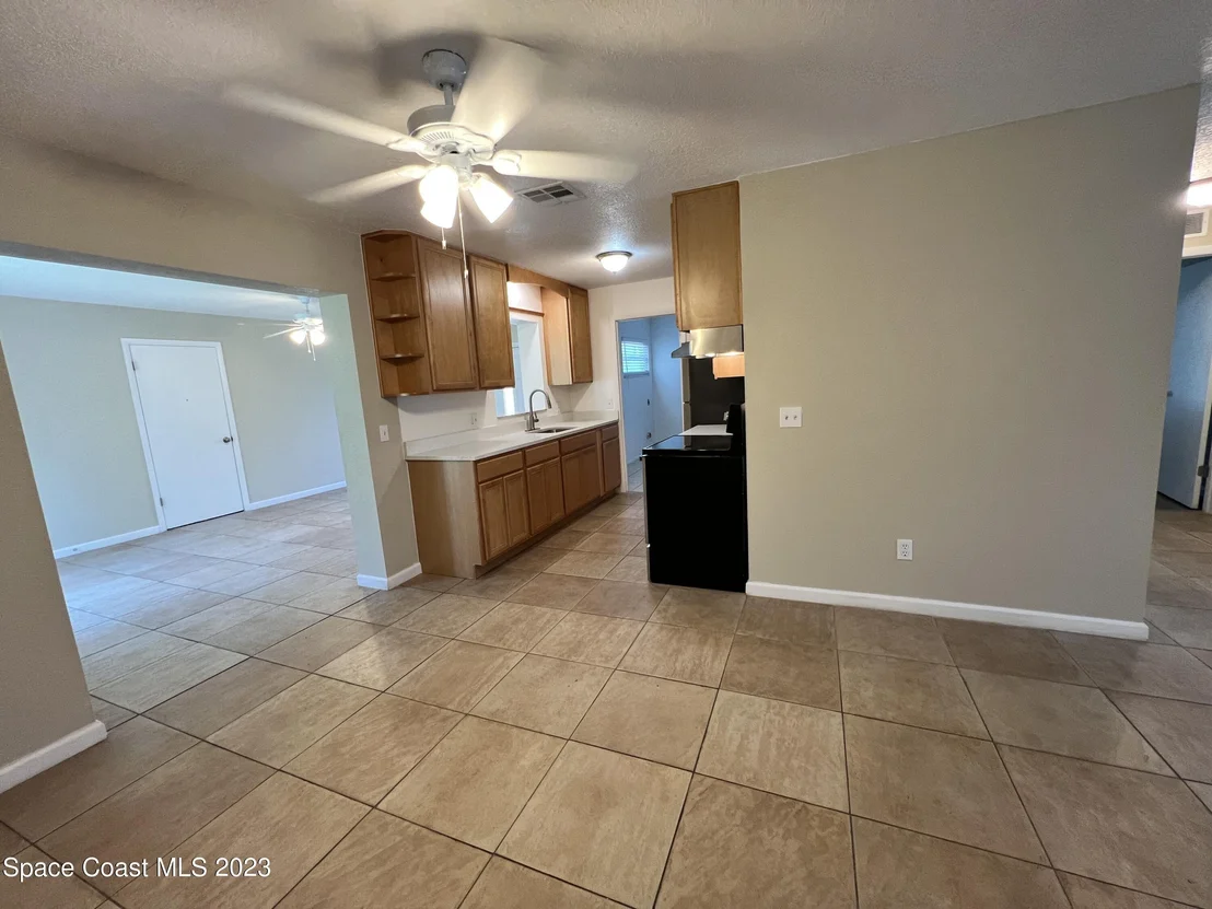 Photo of 2879 Lancaster Road