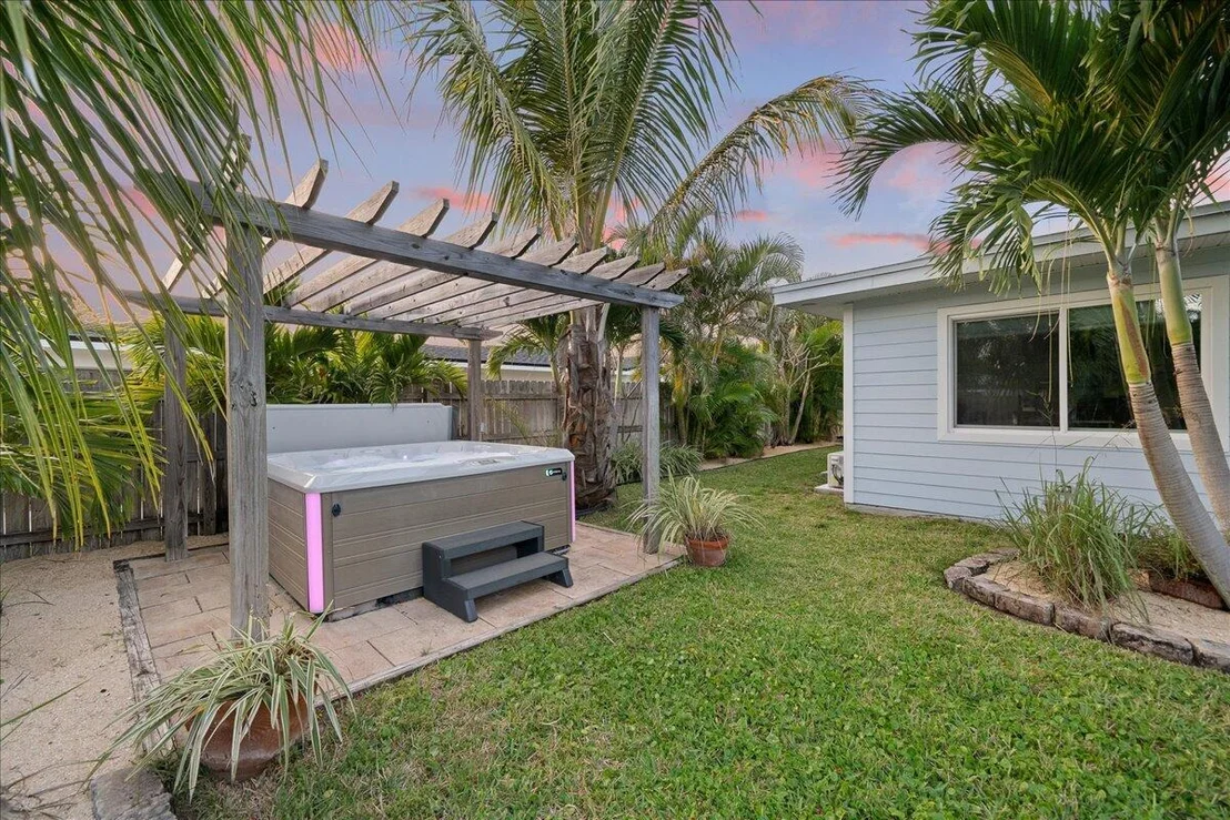 Photo of 219 5th Avenue
