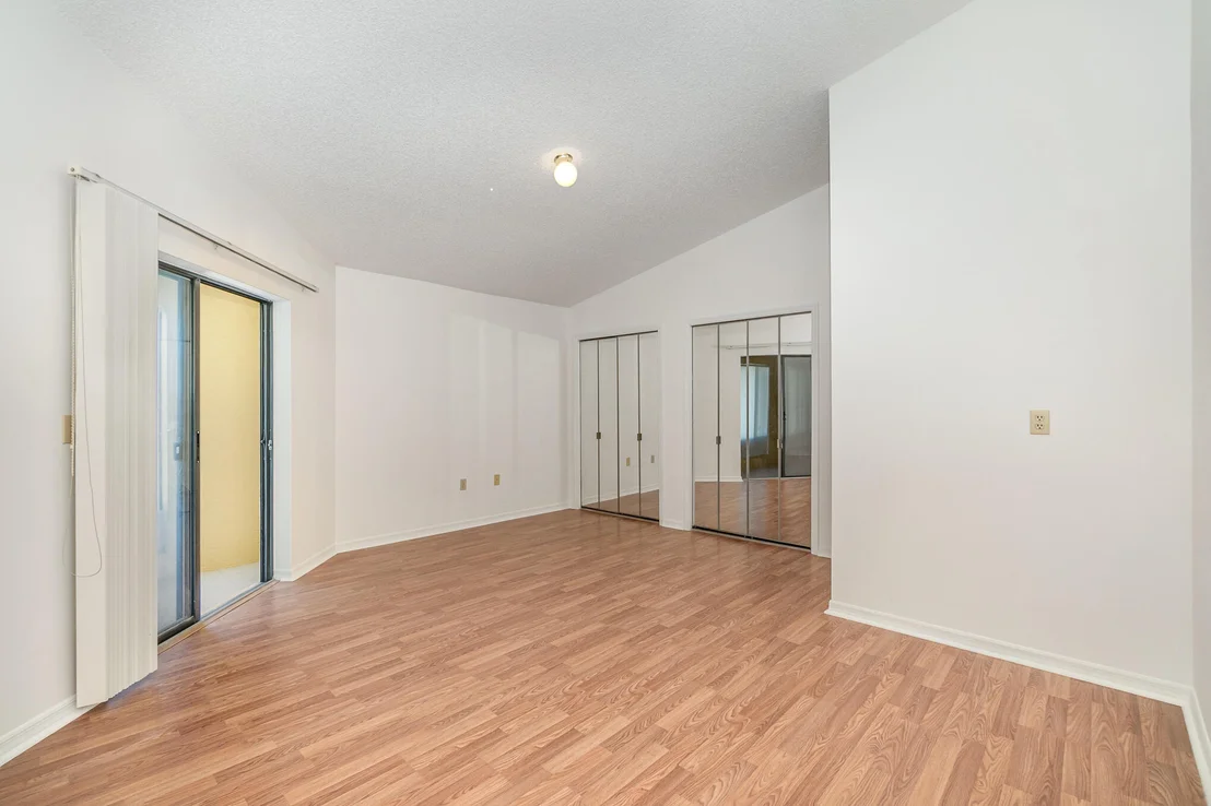 Photo of 569 Balcom Terrace SE