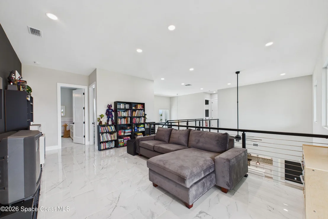 Photo of 2345 N Riverside Drive