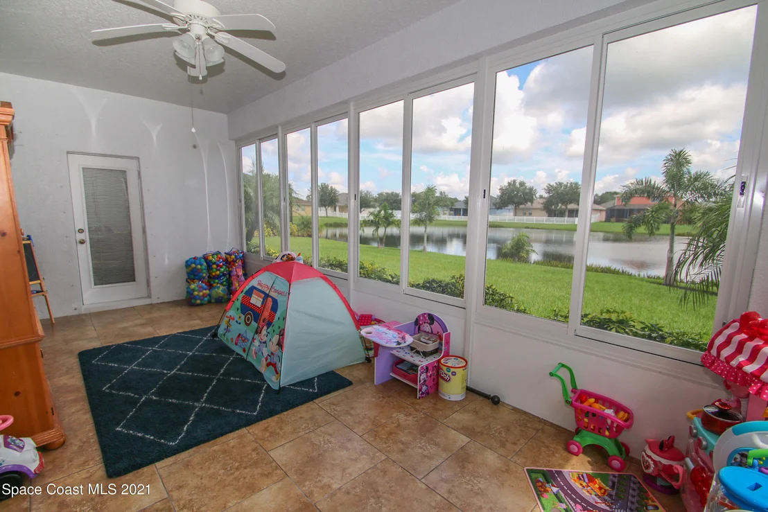 Photo of 1462 Hemingway Boulevard