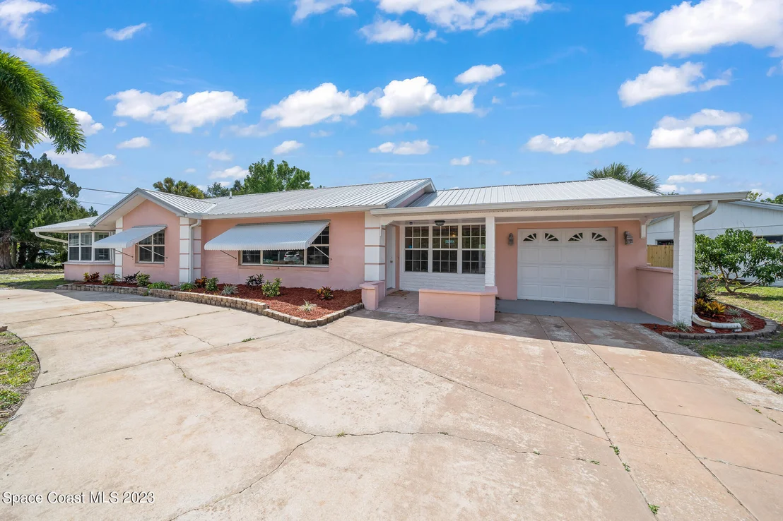 Photo of 863 Pelican Lane