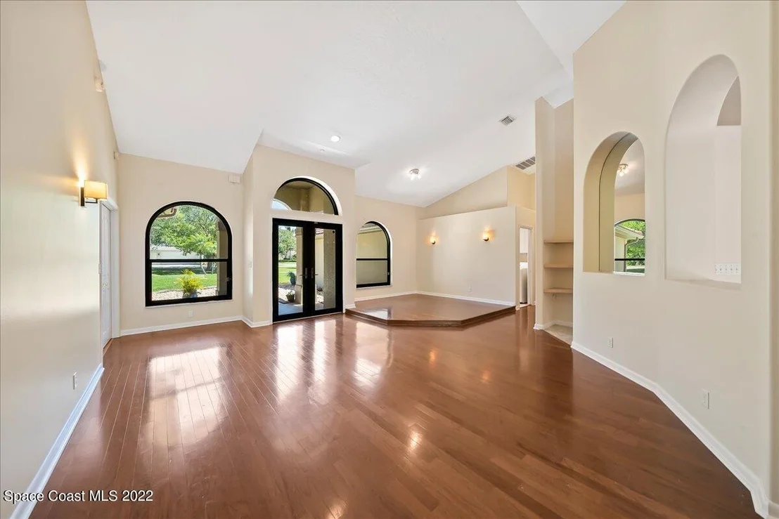 Photo of 4620 Canard Road