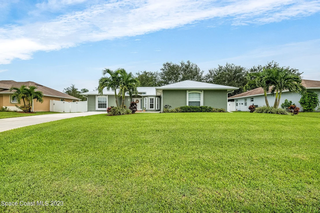 Photo of 468 Biscayne Lane