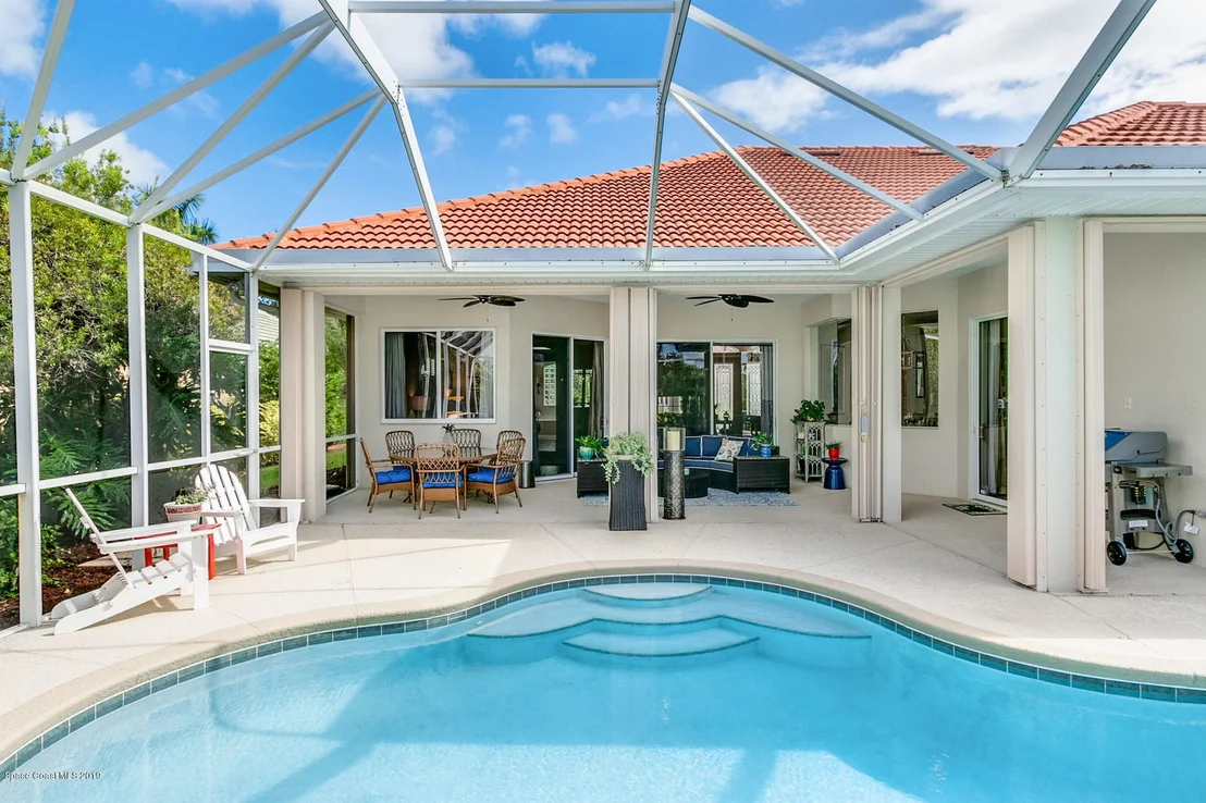 Photo of 824 Chatsworth Drive