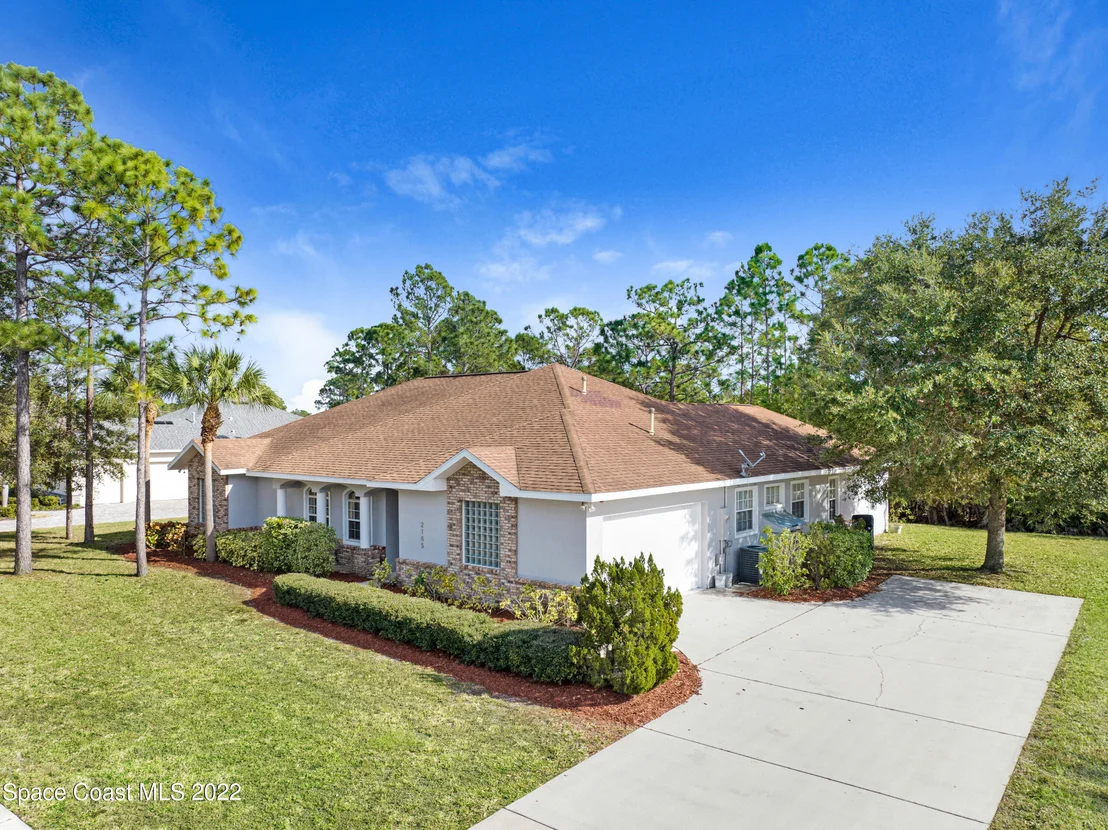 Photo of 2185 SE Windbrook Drive SE