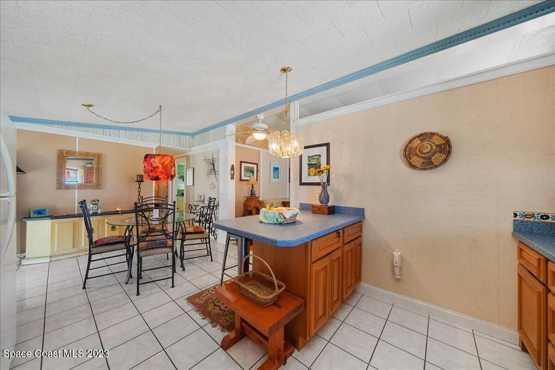 Photo of 2314 Coconut Palm Drive NE