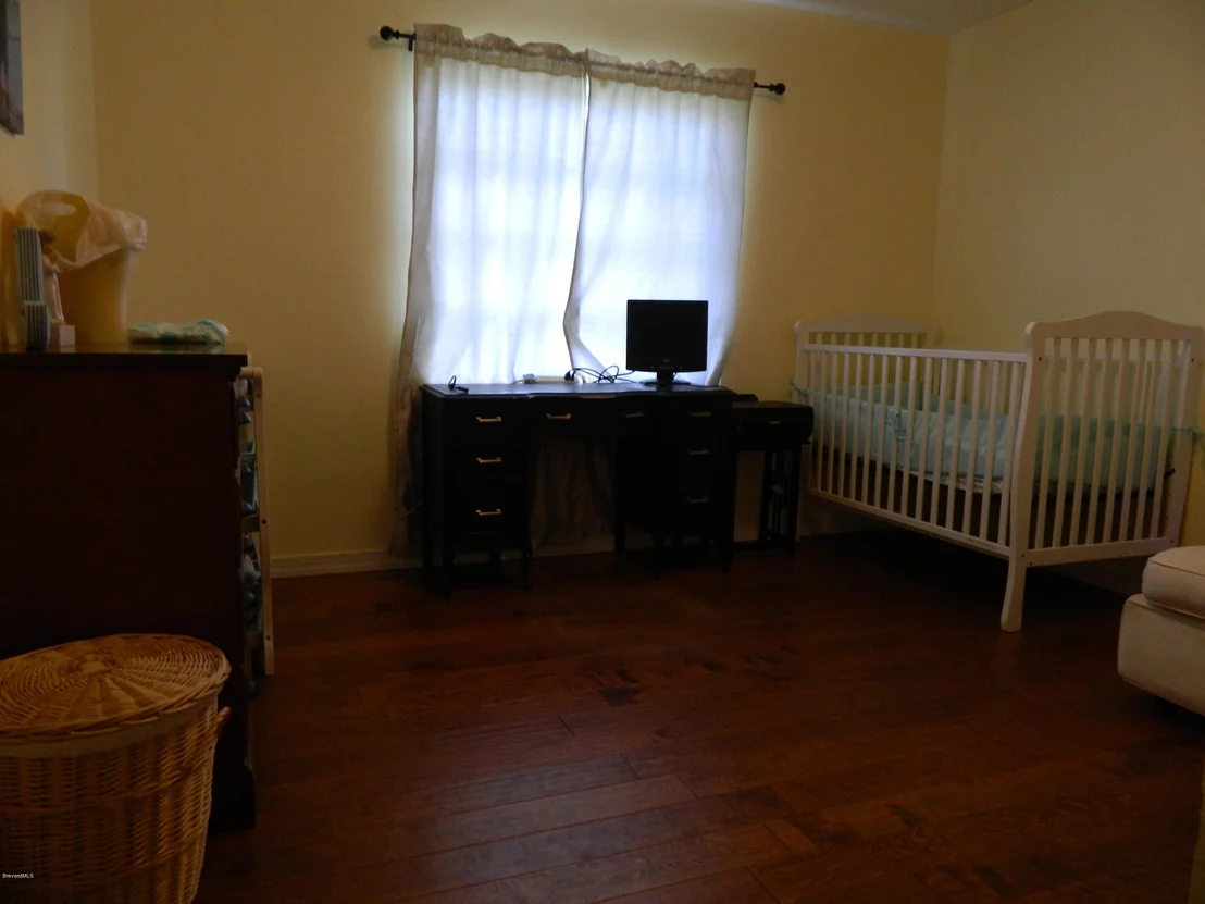 Photo of 1074 Tanglewood Lane