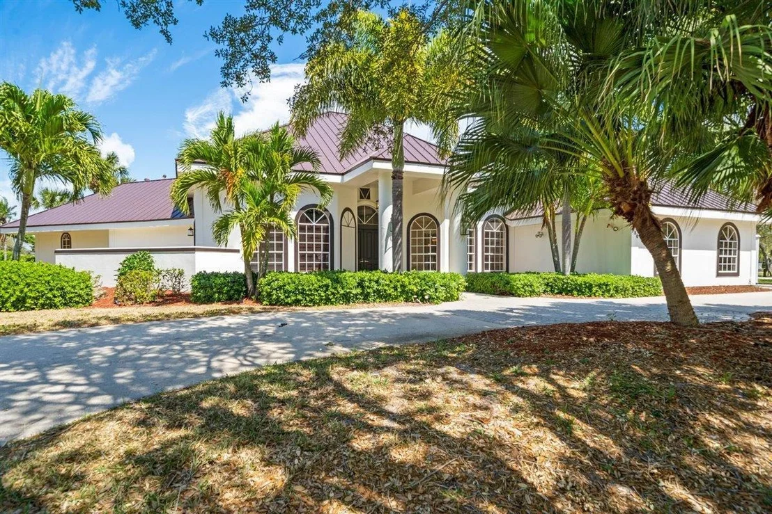 Photo of 680 Falcon Drive