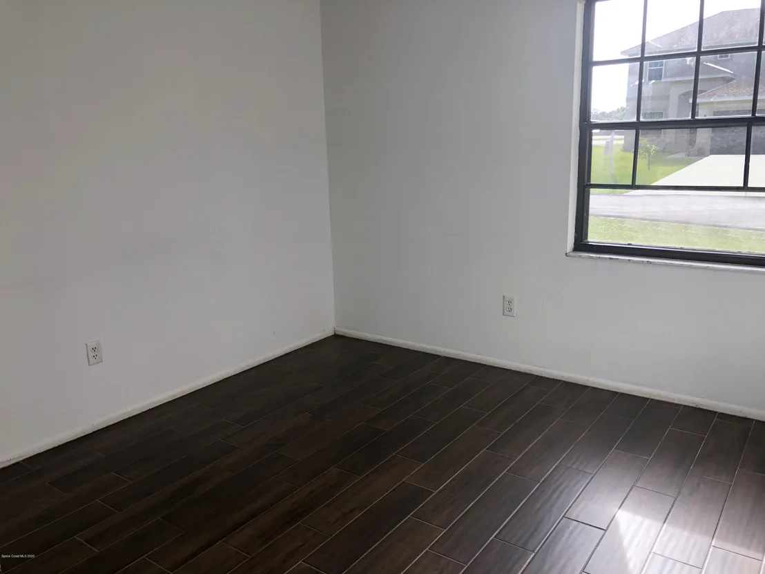 Photo of 928 Sable Circle SE