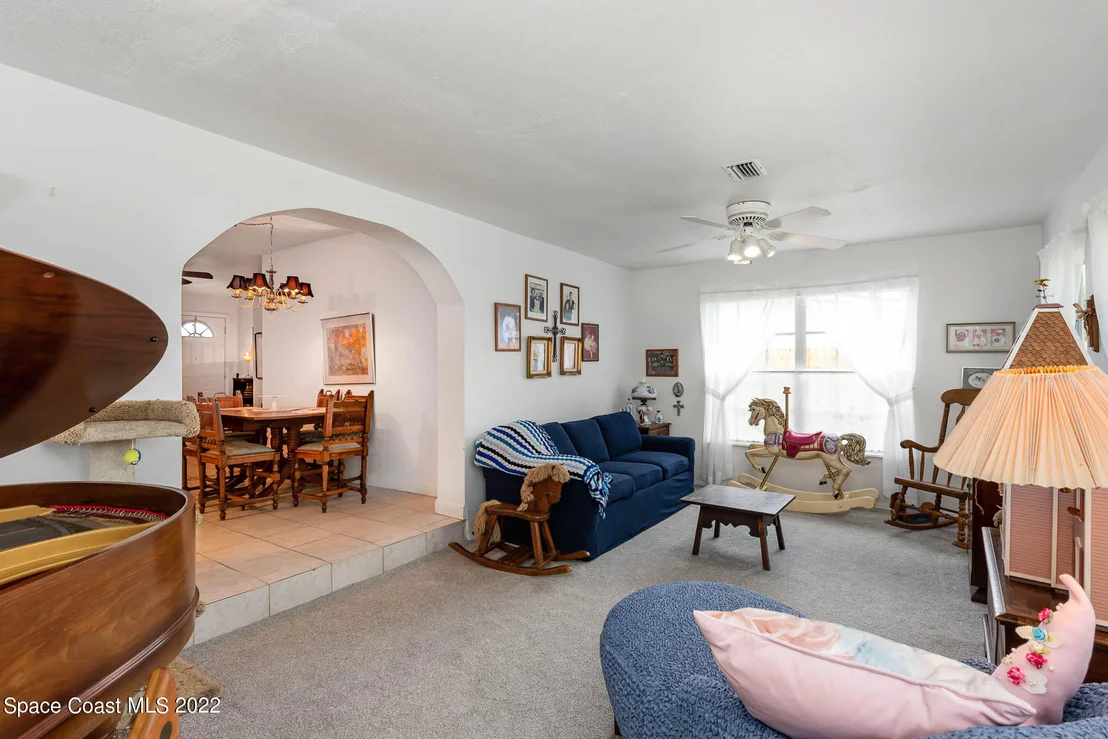 Photo of 834 Mohawk Avenue