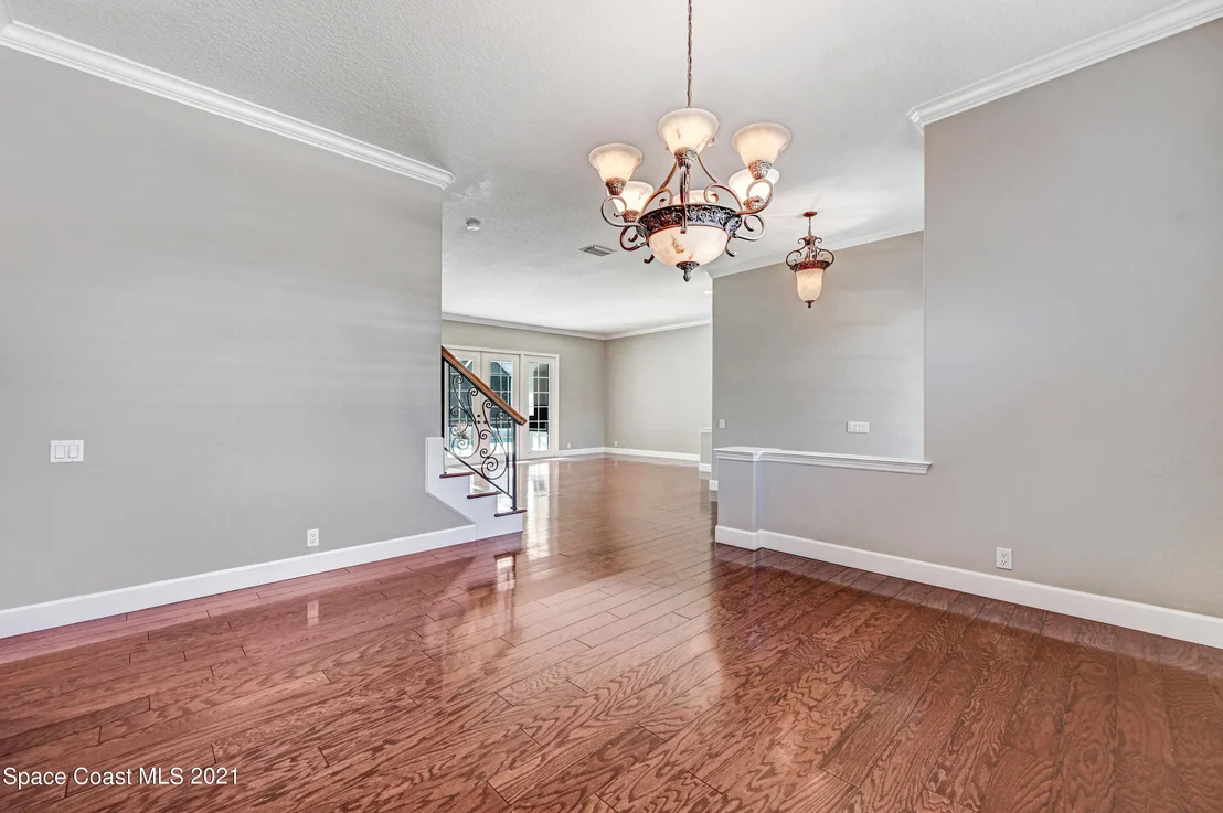 Photo of 882 Oak Park Drive