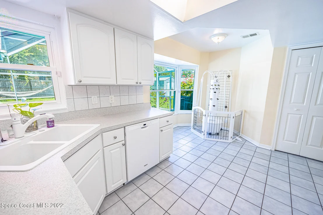 Photo of 2755 School Drive NE