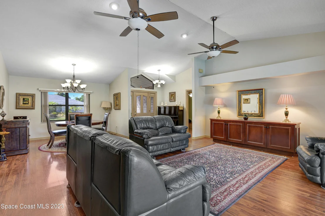 Photo of 3537 Swallow Drive
