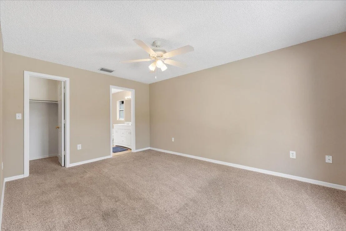 Photo of 280 Clearbrook NE