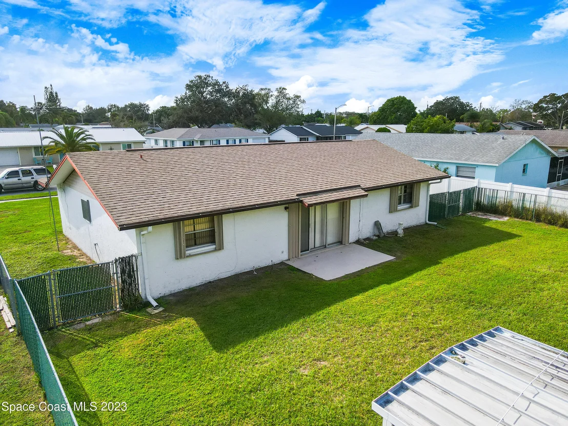Photo of 2858 Pembroke Road