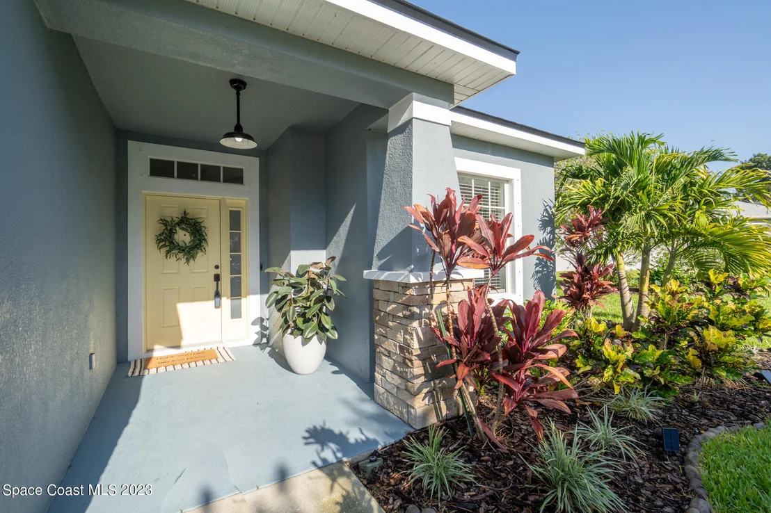 Photo of 362 Waterside Circle
