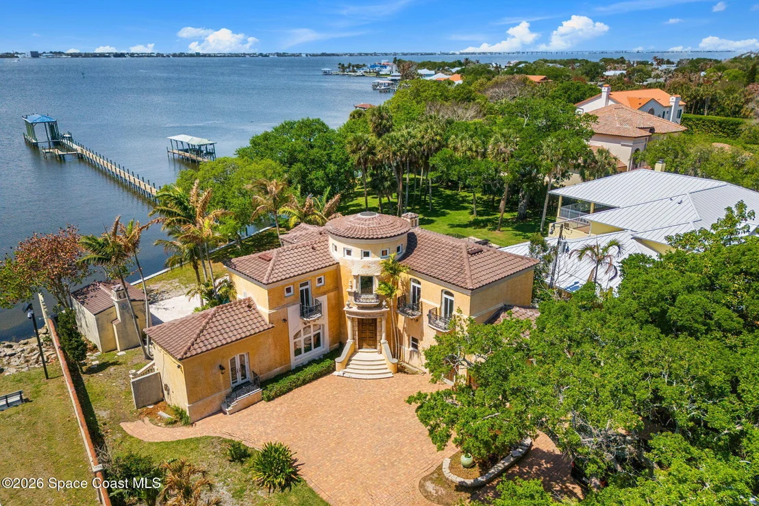 Photo of 1000 N Riverside Drive