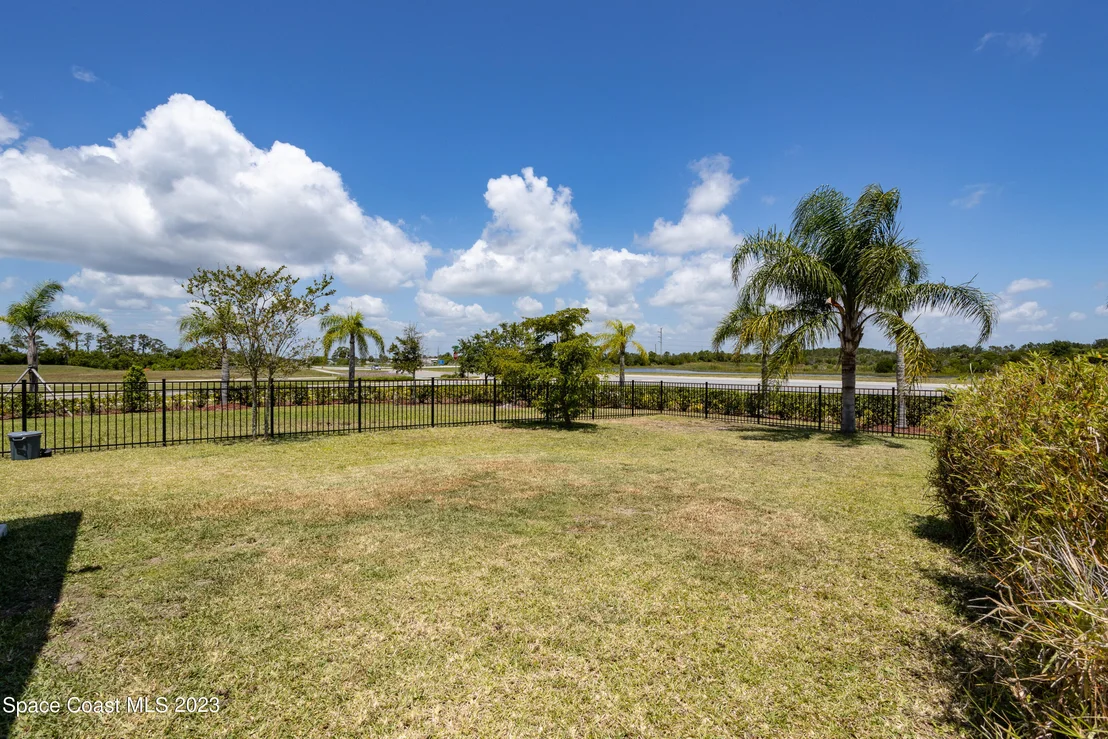 Photo of 7327 Bluemink Lane