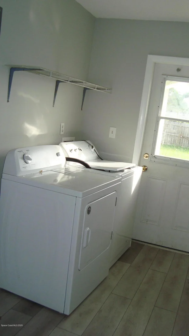 Photo of 854 Angle Street NE