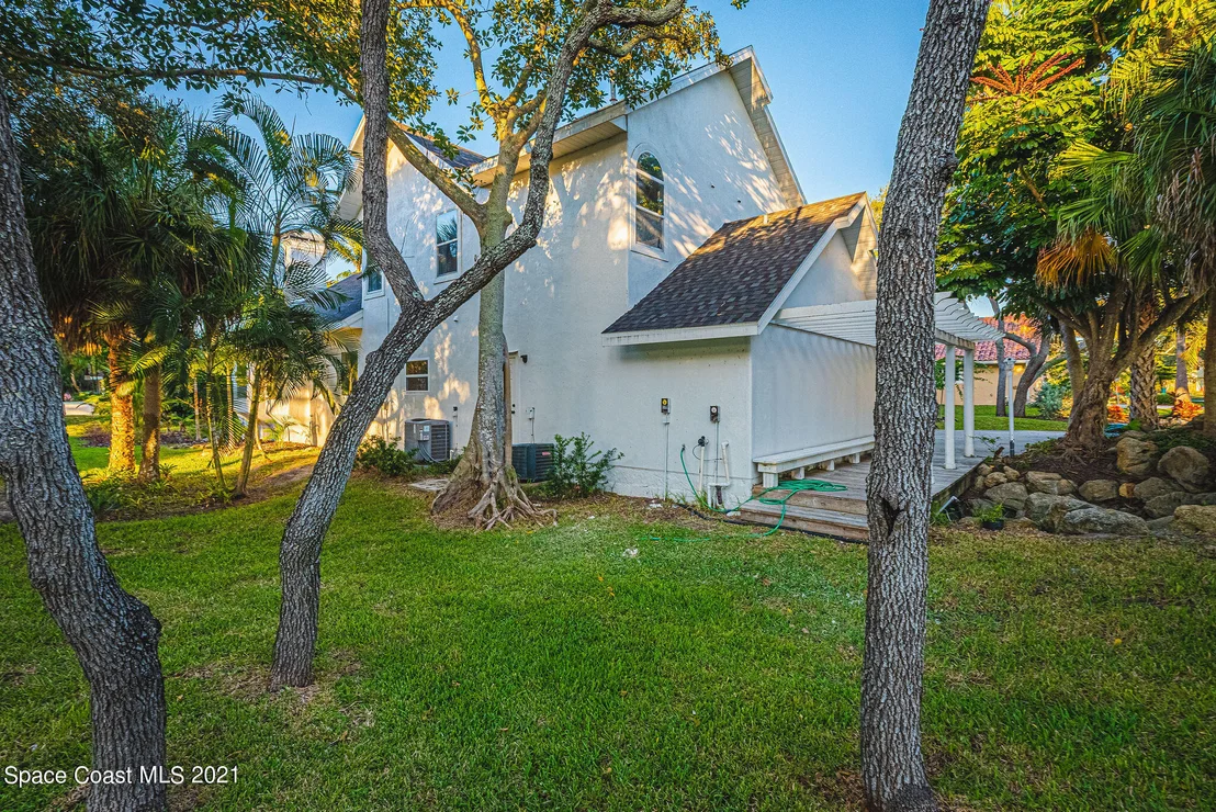 Photo of 472 Peregrine Drive