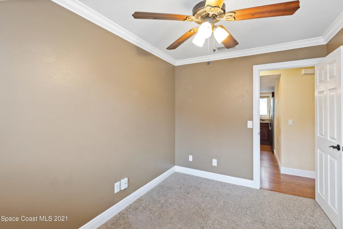 Photo of 2416 Lakeview Drive