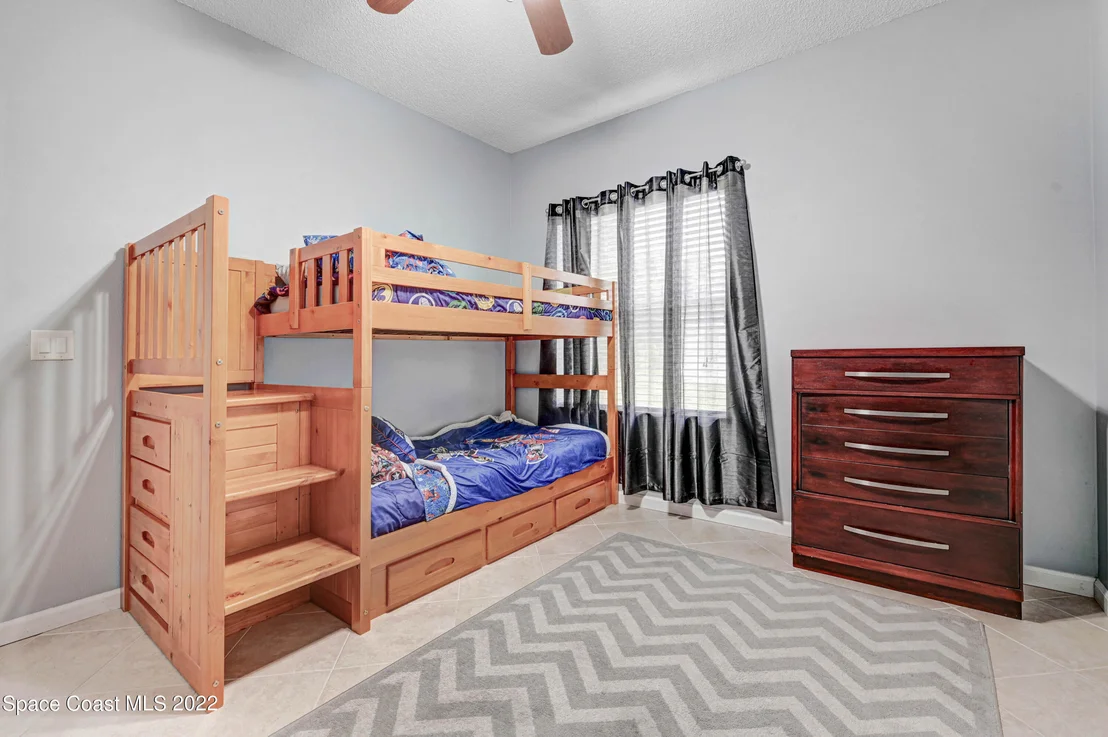 Photo of 880 Lyons Circle NW