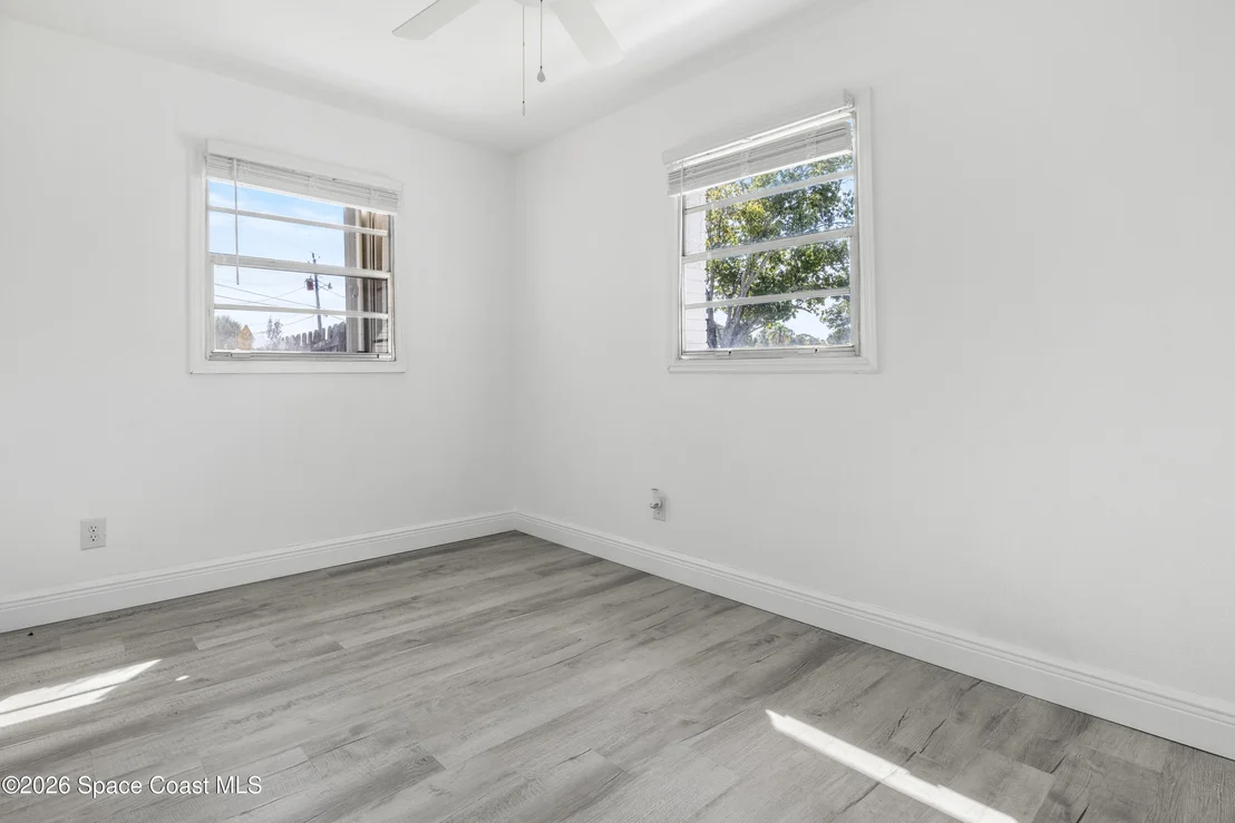 Photo of 346 Crown Boulevard