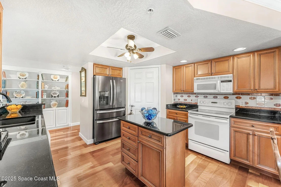Photo of Unit 301 at 100 Riverside Drive