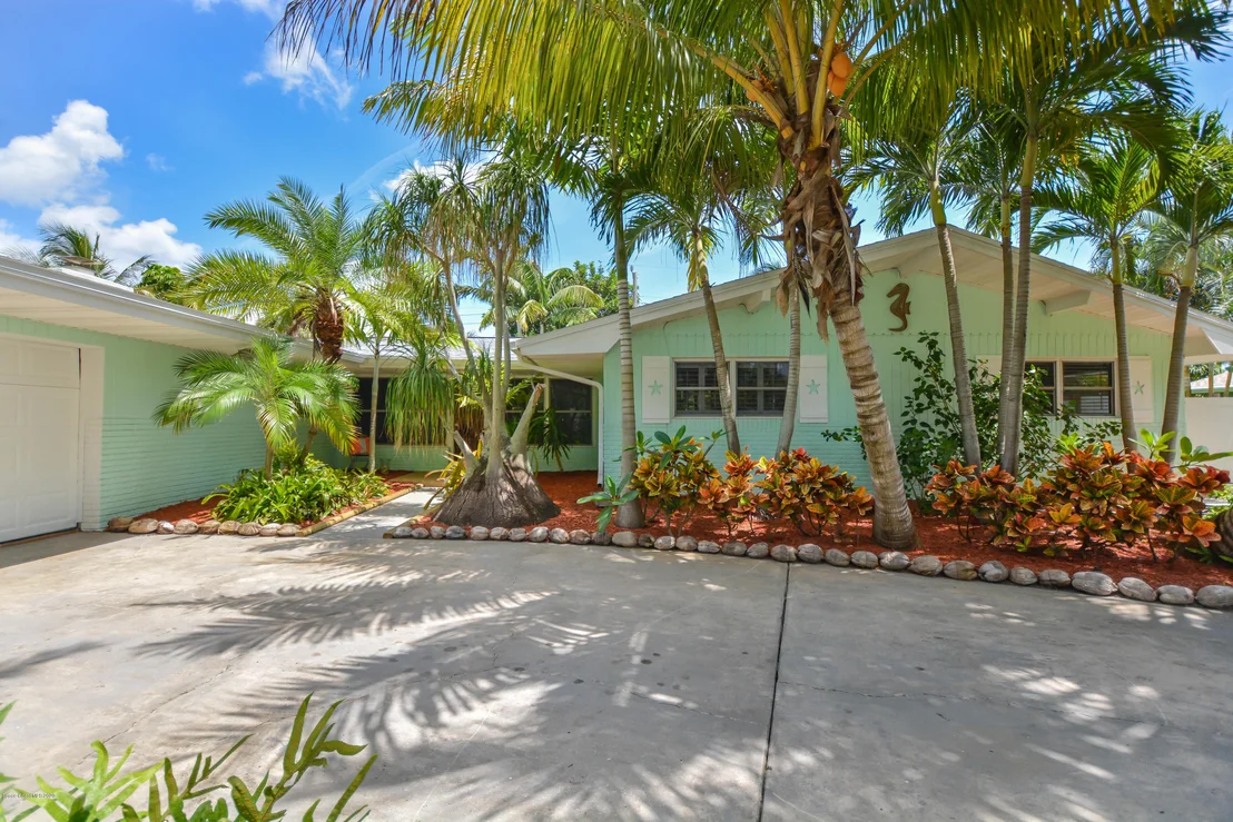 Photo of 460 Oak Ridge Drive