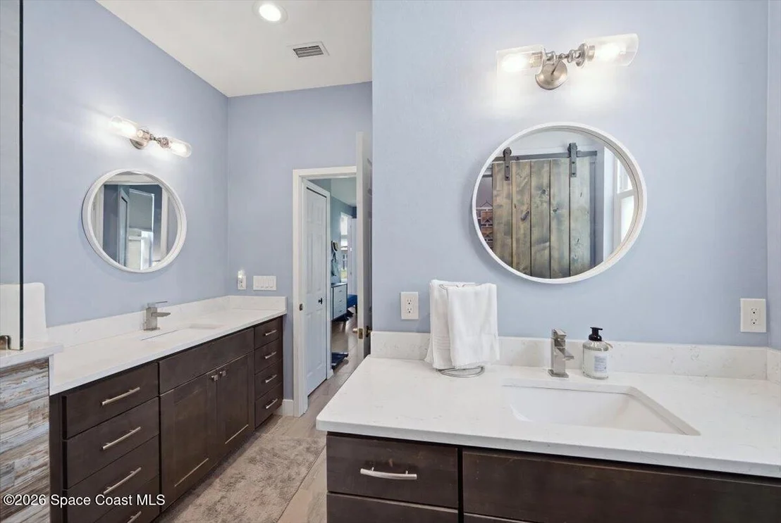 Photo of 4570 Portage Trail