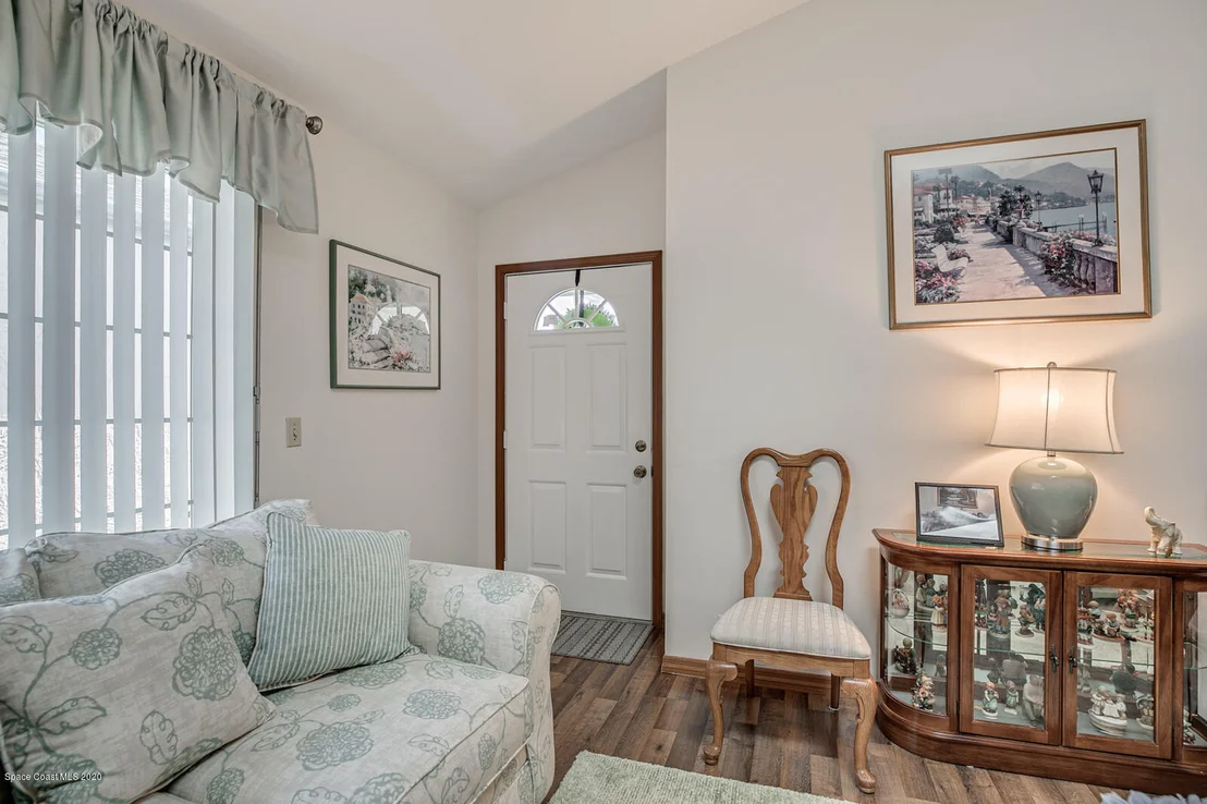 Photo of 4130 Twin Oaks Boulevard