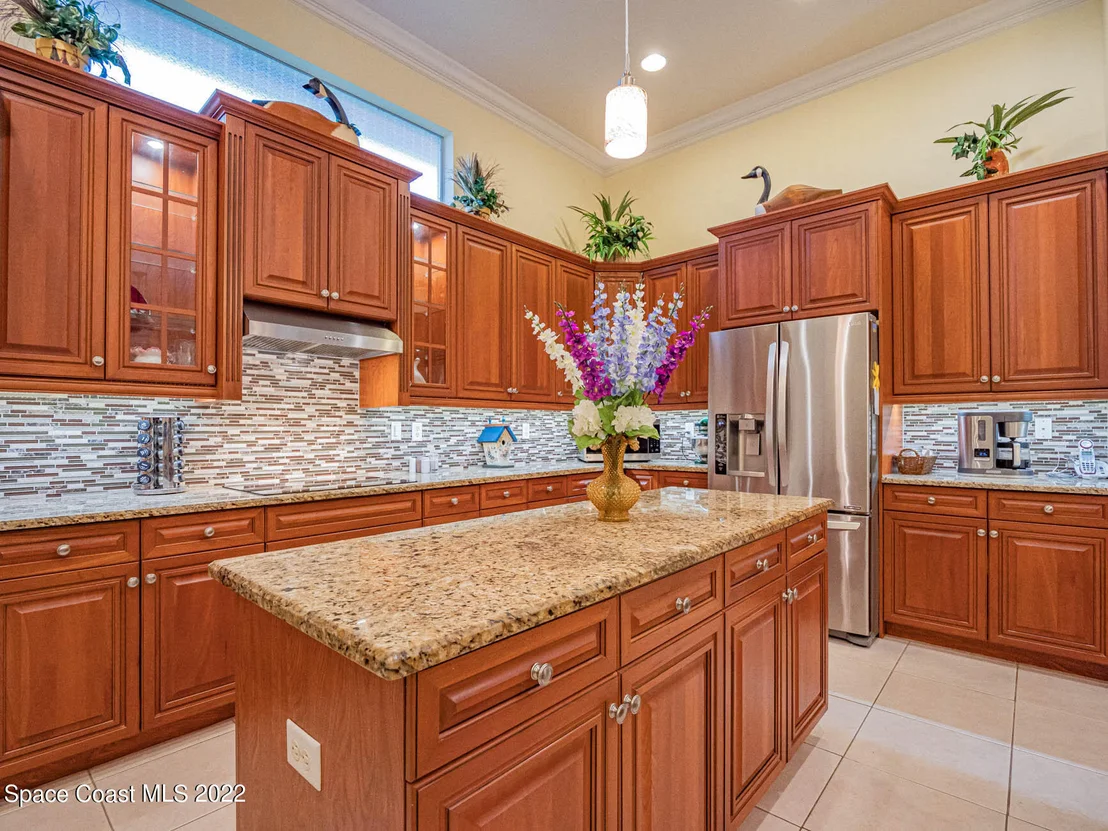 Photo of 585 Caroline Drive