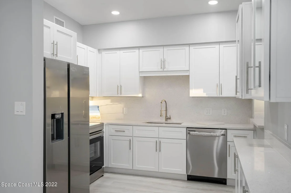 Photo of 33 Knollwood Drive