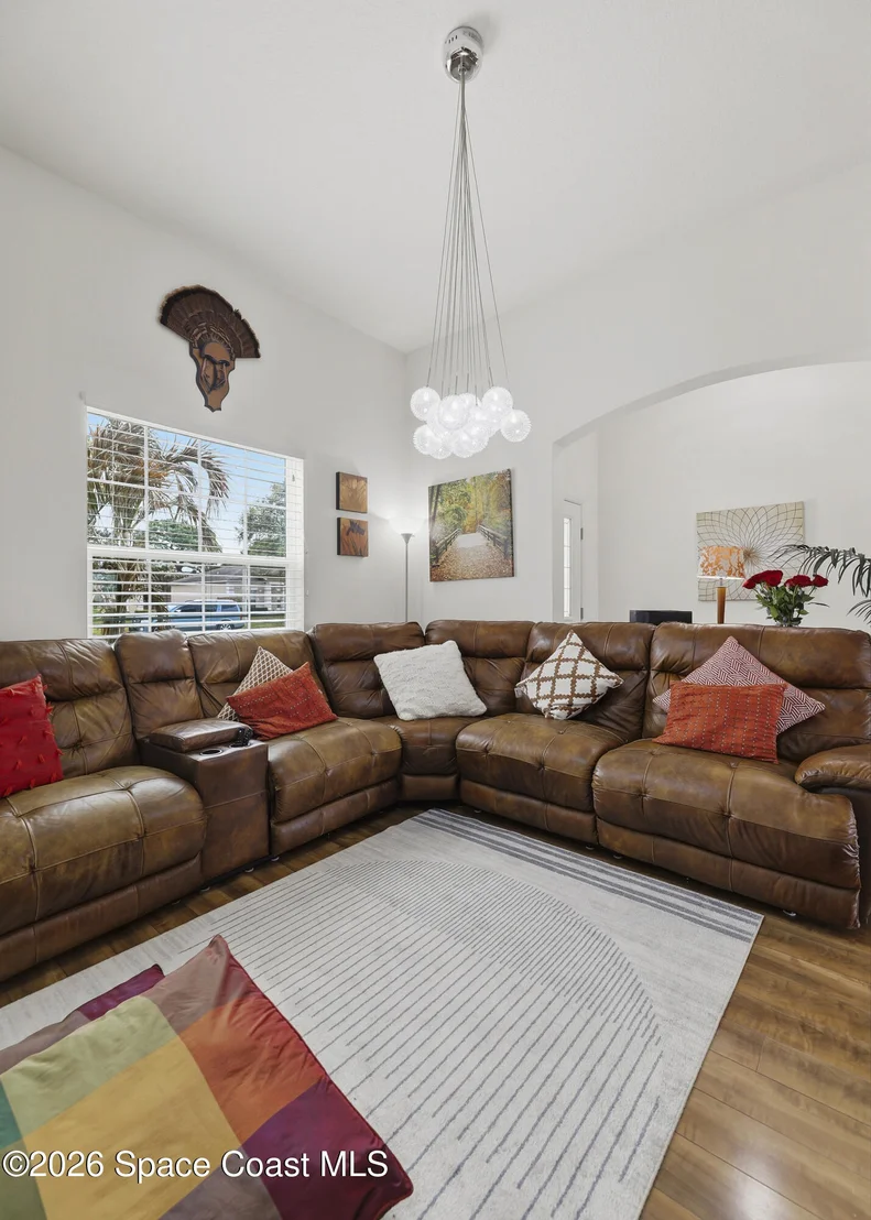 Photo of 1121 Morgan Circle NE