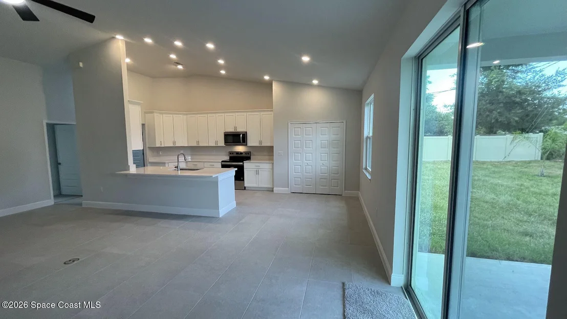 Photo of 1797 Tharp Road SE