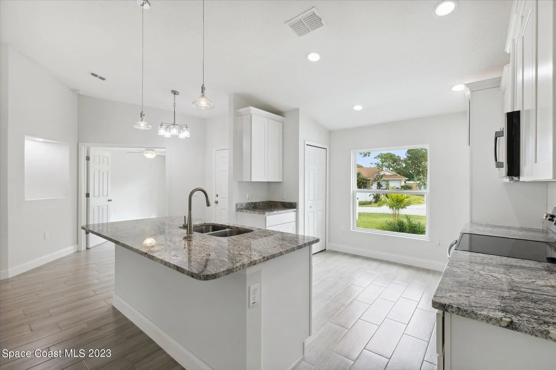 Photo of 1908 Warton Avenue SE