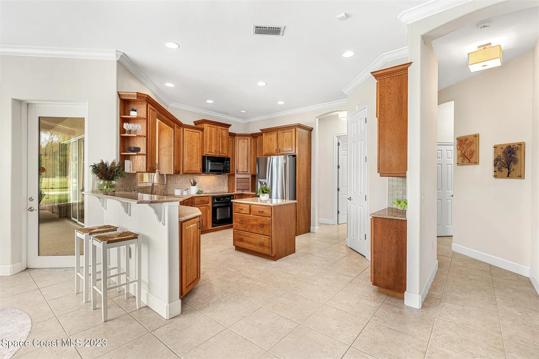 Photo of 915 Chatsworth Drive