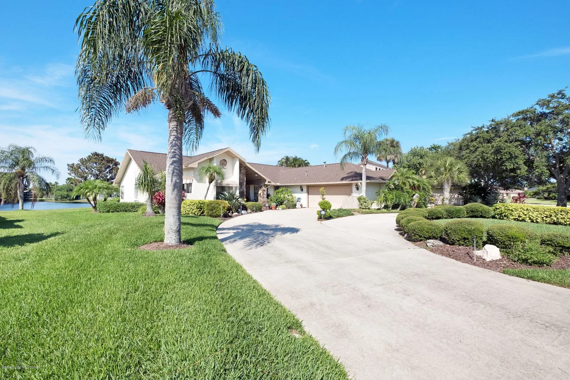 Photo of 561 Crystal Lake Drive