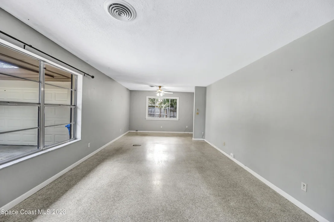 Photo of 521 Andrews Drive