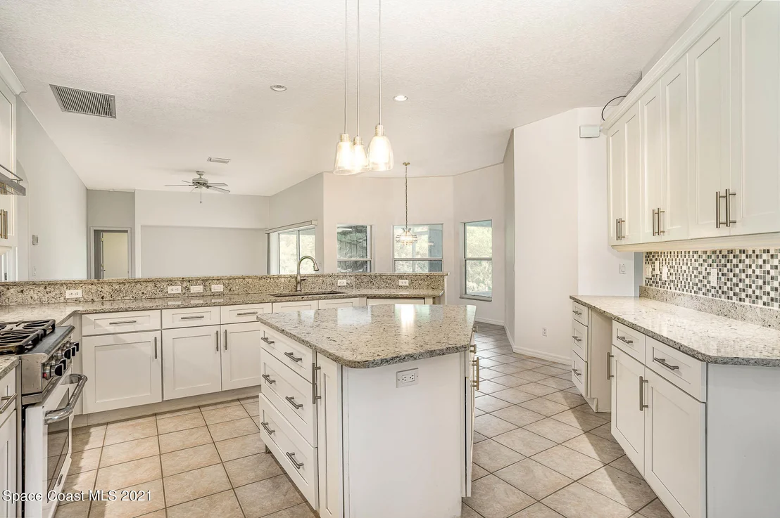 Photo of 4353 Long Lake Road