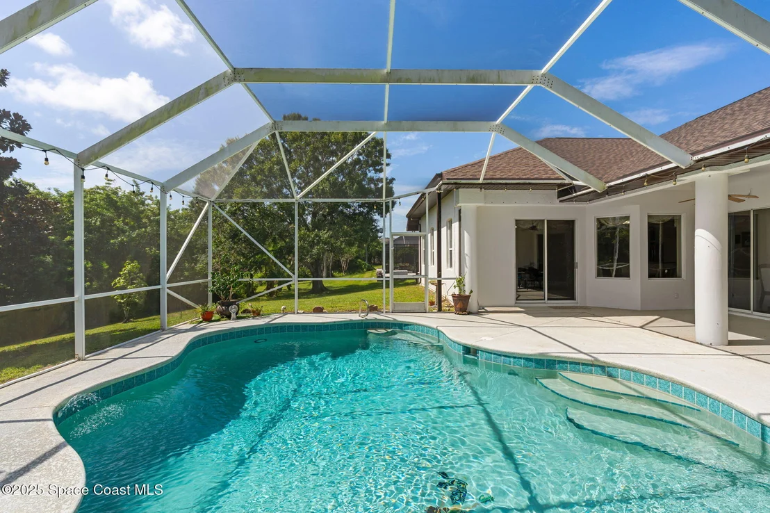 Photo of 4540 Canard Road