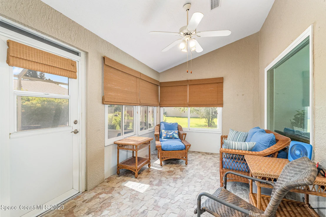 Photo of 498 Kimberly Drive